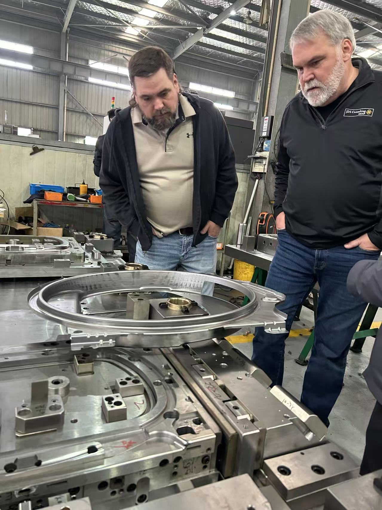 Factory visit and production check with overseas buyers
